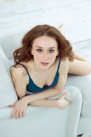 男男白白嫩嫩小受A片小说