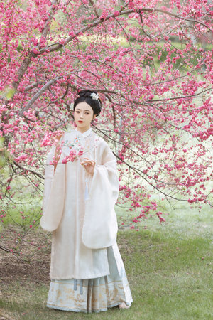 超h高h污肉校园弄青梅